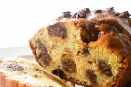 Decadent Banana Chocolate Chip Cake: A Perfect Blend