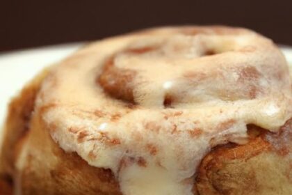 Microwave Magic: Easy Cinnamon Roll in a Mug Recipe Guide