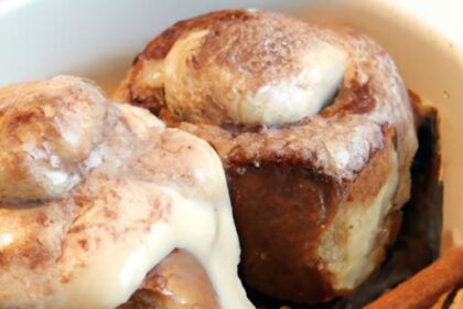 Microwave Magic: Easy Cinnamon Roll in a Mug Recipe
