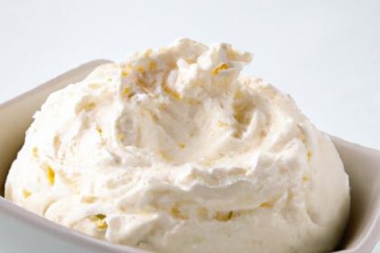 Greek Yogurt Cream Cheese: A Tangy Twist to Classic Spreads